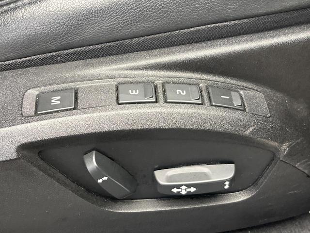 V40 D4 インスクリプション 純正ナビ 黒革シート harman/kardon パイロットアシスト バックカメラ LEDヘッドライト ブラインドスポットインフォメーション 純正17インチアルミホイール ETC(10枚目)