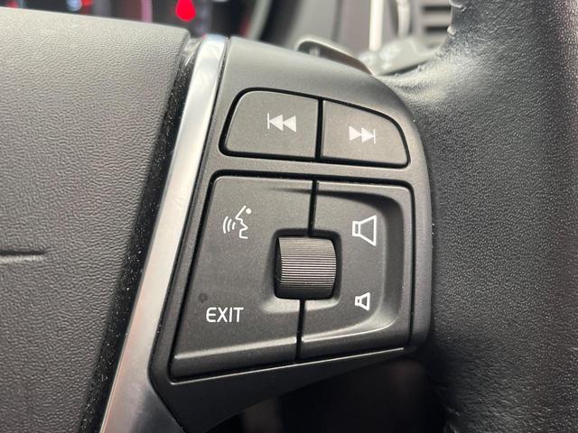 V40 D4 インスクリプション 純正ナビ 黒革シート harman/kardon パイロットアシスト バックカメラ LEDヘッドライト ブラインドスポットインフォメーション 純正17インチアルミホイール ETC(26枚目)