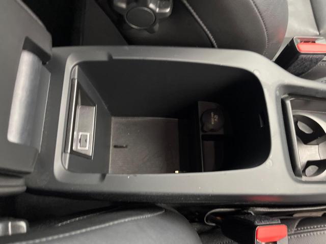 V40 D4 インスクリプション 純正ナビ 黒革シート harman/kardon パイロットアシスト バックカメラ LEDヘッドライト ブラインドスポットインフォメーション 純正17インチアルミホイール ETC(38枚目)