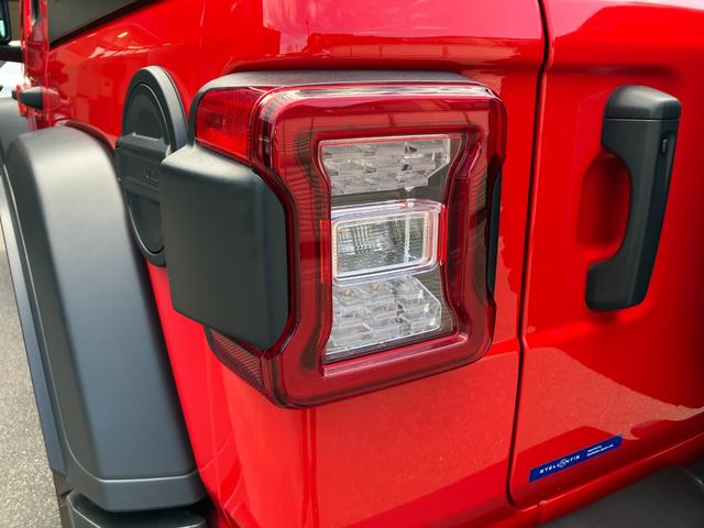 ジープ・ラングラーアンリミテッド ルビコン 認定中古車 新車保証付き 弊社元試乗車 アップルカープレイ対応 Bluetoothオーディオ 衝突被害軽減ブレーキ バックカメラ 前後障害物センサー(11枚目)