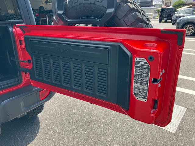 ジープ・ラングラーアンリミテッド ルビコン 認定中古車 新車保証付き 弊社元試乗車 アップルカープレイ対応 Bluetoothオーディオ 衝突被害軽減ブレーキ バックカメラ 前後障害物センサー(53枚目)