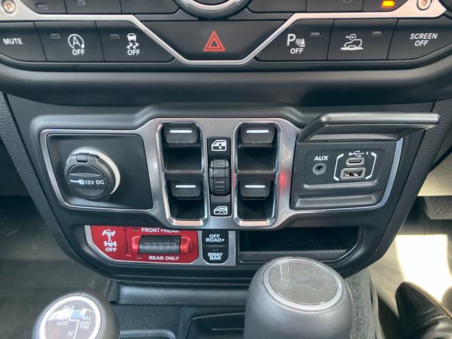 ジープ・ラングラーアンリミテッド ルビコン 認定中古車 新車保証付き 弊社元試乗車 アップルカープレイ対応 Bluetoothオーディオ 衝突被害軽減ブレーキ バックカメラ 前後障害物センサー(63枚目)