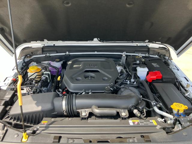 ジープ・ラングラーアンリミテッド ルビコン 認定中古車 新車保証付き 弊社元試乗車 アップルカープレイ対応 Bluetoothオーディオ 衝突被害軽減ブレーキ バックカメラ 前後障害物センサー(6枚目)