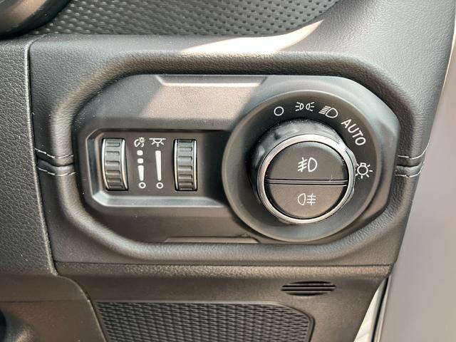 ジープ・ラングラーアンリミテッド ルビコン 認定中古車 新車保証付き 弊社元試乗車 アップルカープレイ対応 Bluetoothオーディオ 衝突被害軽減ブレーキ バックカメラ 前後障害物センサー(15枚目)