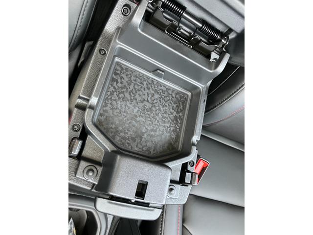 ジープ・ラングラーアンリミテッド ルビコン 認定中古車 新車保証付き 弊社元試乗車 アップルカープレイ対応 Bluetoothオーディオ 衝突被害軽減ブレーキ バックカメラ 前後障害物センサー(17枚目)