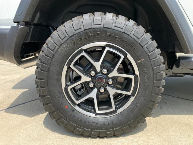 ジープ・ラングラーアンリミテッド ルビコン 認定中古車 新車保証付き 弊社元試乗車 アップルカープレイ対応 Bluetoothオーディオ 衝突被害軽減ブレーキ バックカメラ 前後障害物センサー(24枚目)