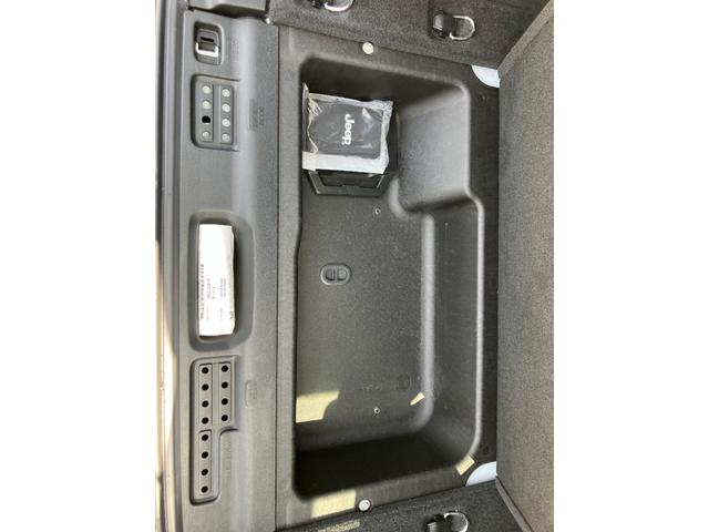 ジープ・ラングラーアンリミテッド ルビコン 認定中古車 新車保証付き 弊社元試乗車 アップルカープレイ対応 Bluetoothオーディオ 衝突被害軽減ブレーキ バックカメラ 前後障害物センサー(71枚目)