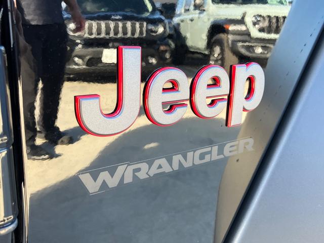 ジープ・ラングラーアンリミテッド ルビコン 認定中古車 新車保証付き 弊社元試乗車 アップルカープレイ対応 Bluetoothオーディオ 衝突被害軽減ブレーキ バックカメラ 前後障害物センサー(31枚目)