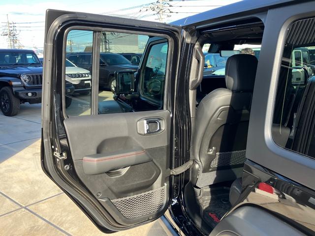 ジープ・ラングラーアンリミテッド ルビコン 認定中古車 新車保証付き 弊社元試乗車 アップルカープレイ対応 Bluetoothオーディオ 衝突被害軽減ブレーキ バックカメラ 前後障害物センサー(38枚目)