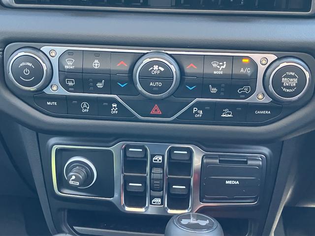 ジープ・ラングラーアンリミテッド サハラ 認定中古車 新車保証付き 弊社元試乗車 アップルカープレイ対応 Bluetoothオーディオ 衝突被害軽減ブレーキ バックカメラ 前後障害物センサー(49枚目)