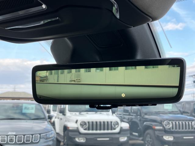 ジープ・グランドチェロキー４ｘｅ ３０ｔｈアニバーサリーエディション　認定中古車　　新車保証付き　弊社元試乗車　アップルカープレイ対応　Ｂｌｕｅｔｏｏｔｈオーディオ　衝突被害軽減ブレーキ　バックカメラ　前後障害物センサー（7枚目）