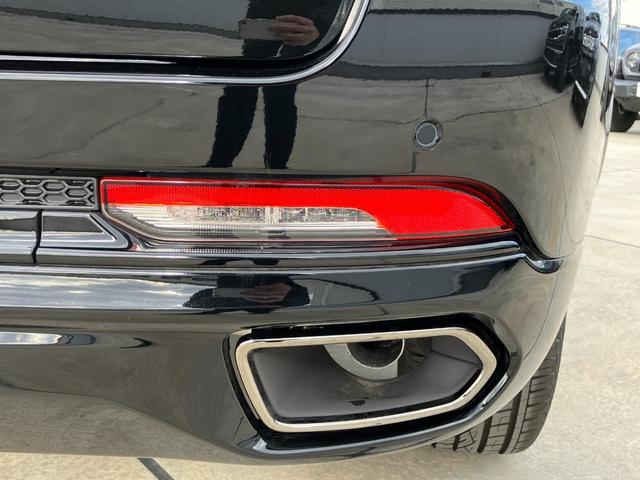 ジープ・グランドチェロキー４ｘｅ ３０ｔｈアニバーサリーエディション　認定中古車　　新車保証付き　弊社元試乗車　アップルカープレイ対応　Ｂｌｕｅｔｏｏｔｈオーディオ　衝突被害軽減ブレーキ　バックカメラ　前後障害物センサー（10枚目）