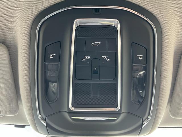 ジープ・グランドチェロキー４ｘｅ ３０ｔｈアニバーサリーエディション　認定中古車　　新車保証付き　弊社元試乗車　アップルカープレイ対応　Ｂｌｕｅｔｏｏｔｈオーディオ　衝突被害軽減ブレーキ　バックカメラ　前後障害物センサー（29枚目）