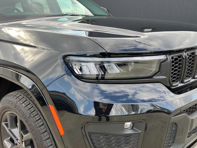 ジープ・グランドチェロキー４ｘｅ ３０ｔｈアニバーサリーエディション　認定中古車　　新車保証付き　弊社元試乗車　アップルカープレイ対応　Ｂｌｕｅｔｏｏｔｈオーディオ　衝突被害軽減ブレーキ　バックカメラ　前後障害物センサー（33枚目）