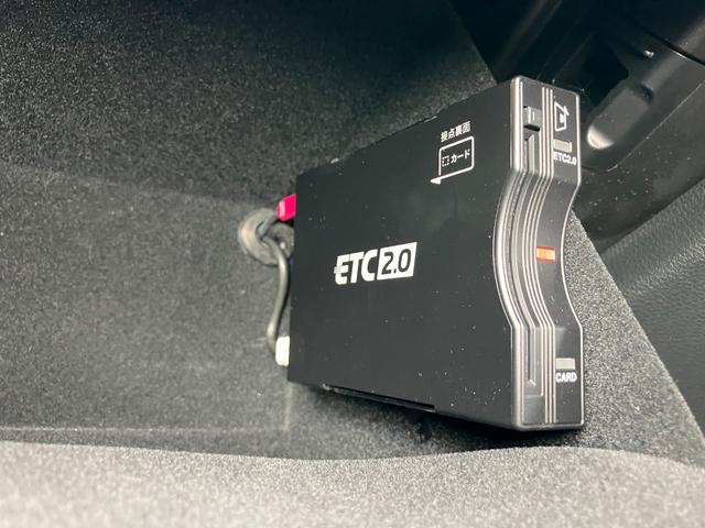 ジープ・グランドチェロキー４ｘｅ ３０ｔｈアニバーサリーエディション　認定中古車　　新車保証付き　弊社元試乗車　アップルカープレイ対応　Ｂｌｕｅｔｏｏｔｈオーディオ　衝突被害軽減ブレーキ　バックカメラ　前後障害物センサー（42枚目）