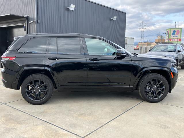 ジープ・グランドチェロキー４ｘｅ ３０ｔｈアニバーサリーエディション　認定中古車　　新車保証付き　弊社元試乗車　アップルカープレイ対応　Ｂｌｕｅｔｏｏｔｈオーディオ　衝突被害軽減ブレーキ　バックカメラ　前後障害物センサー（47枚目）