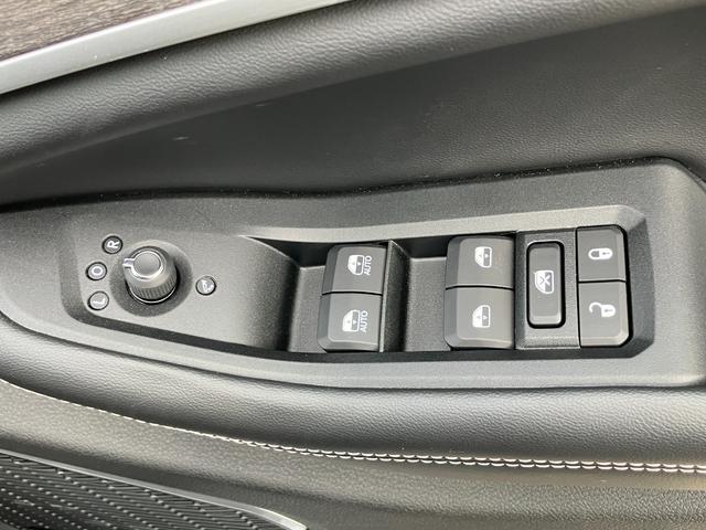 ジープ・グランドチェロキー４ｘｅ ３０ｔｈアニバーサリーエディション　認定中古車　　新車保証付き　弊社元試乗車　アップルカープレイ対応　Ｂｌｕｅｔｏｏｔｈオーディオ　衝突被害軽減ブレーキ　バックカメラ　前後障害物センサー（66枚目）