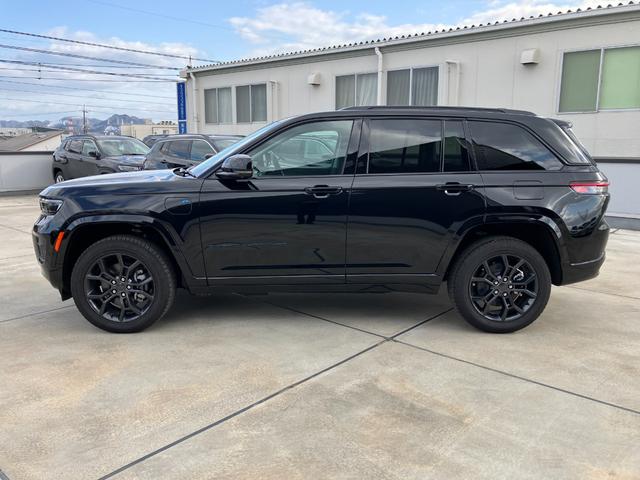 ジープ・グランドチェロキー４ｘｅ ３０ｔｈアニバーサリーエディション　認定中古車　　新車保証付き　弊社元試乗車　アップルカープレイ対応　Ｂｌｕｅｔｏｏｔｈオーディオ　衝突被害軽減ブレーキ　バックカメラ　前後障害物センサー（72枚目）