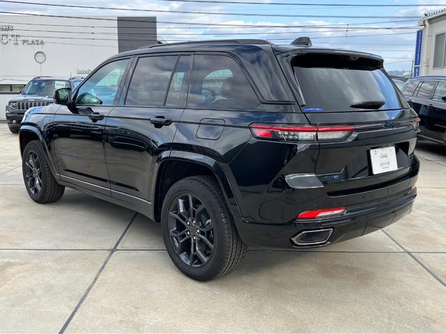 ジープ・グランドチェロキー４ｘｅ ３０ｔｈアニバーサリーエディション　認定中古車　　新車保証付き　弊社元試乗車　アップルカープレイ対応　Ｂｌｕｅｔｏｏｔｈオーディオ　衝突被害軽減ブレーキ　バックカメラ　前後障害物センサー（76枚目）