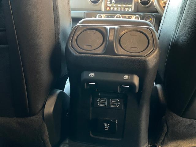 内なる力を呼び覚まし、前進させる。情熱とは成し遂げなければならない、何かを達成する大きな力。Ｊｅｅｐはあなたのエネルギーに満ち溢れた新しい体験に誘い、夢を実現する力となります。