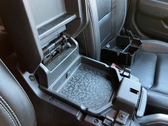 オリジナル４ｘ４ブランドとしての誇りと自信、そして進化の伝統。４ｘ４性能、デザイン、品質。本物とはＪｅｅｐの全てであり、追い求めるさらなるたかみでもあるのです。