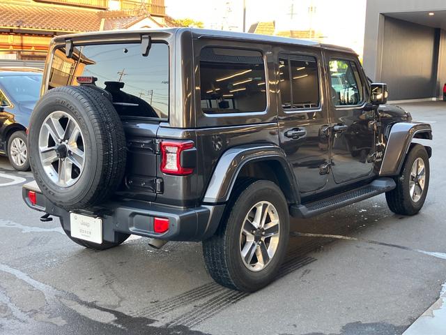 それぞれの車種専用設計のホイール、その足元で、自分の道を切り開いていく。