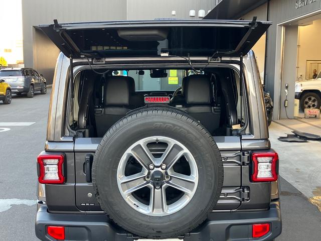 それぞれの車種専用設計のホイール、その足元で、自分の道を切り開いていく。