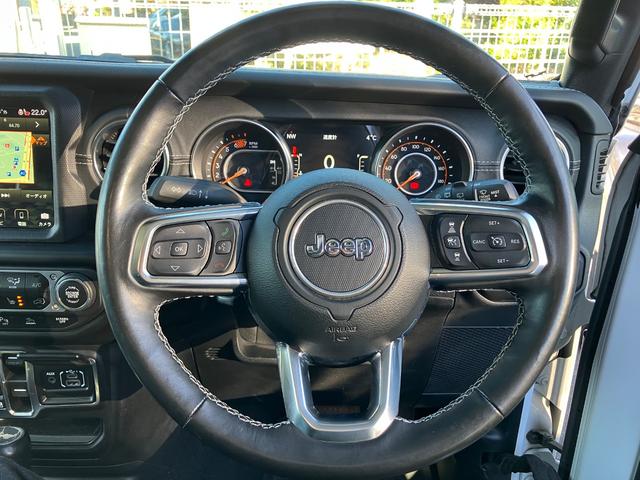 ジープ・ラングラーアンリミテッド 認定中古車 アップルカープレイ対応 Bluetoothオーディオ 衝突被害軽減ブレーキ バックカメラ 前後障害物センサー(8枚目)