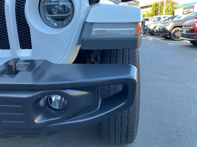 ジープ・ラングラーアンリミテッド 認定中古車 アップルカープレイ対応 Bluetoothオーディオ 衝突被害軽減ブレーキ バックカメラ 前後障害物センサー(16枚目)