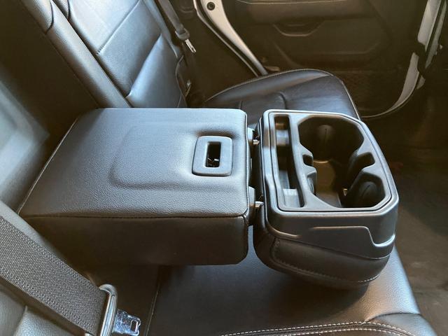 ジープ・ラングラーアンリミテッド 認定中古車 アップルカープレイ対応 Bluetoothオーディオ 衝突被害軽減ブレーキ バックカメラ 前後障害物センサー(35枚目)