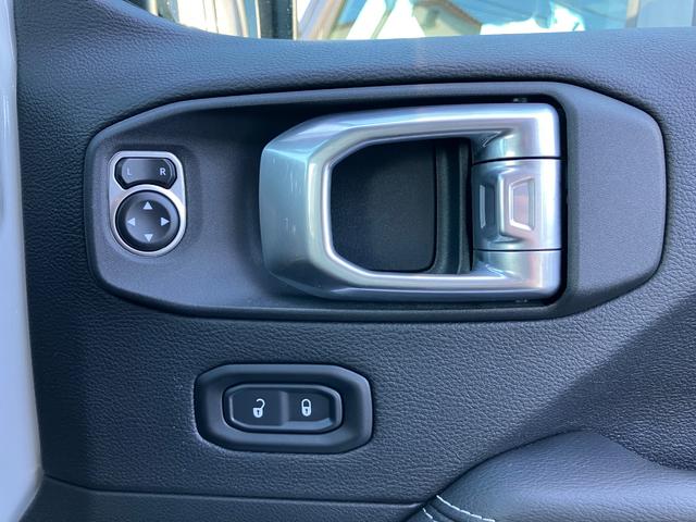 ジープ・ラングラーアンリミテッド 認定中古車 アップルカープレイ対応 Bluetoothオーディオ 衝突被害軽減ブレーキ バックカメラ 前後障害物センサー(48枚目)