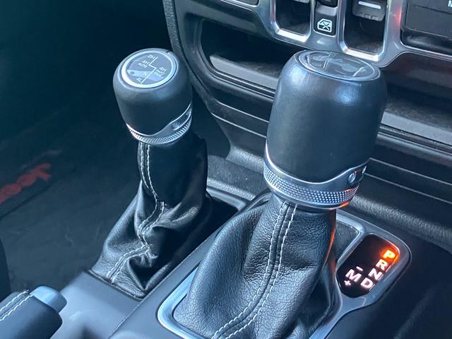 ジープ・ラングラーアンリミテッド 認定中古車 アップルカープレイ対応 Bluetoothオーディオ 衝突被害軽減ブレーキ バックカメラ 前後障害物センサー(56枚目)