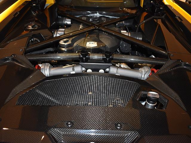 アヴェンタドール Ｓ　４ＷＤ・純正ＯＰ・エクステリアアッパーカーボンＰＫＧ・エクステリアロワーカーボンＰＫＧ・インテリアカーボンＰＫＧ・ブランディングＰＫＧ・スタイルＰＫＧ・トラベルＰＫＧ・電動シートカーボンＰＫＧ（22枚目）