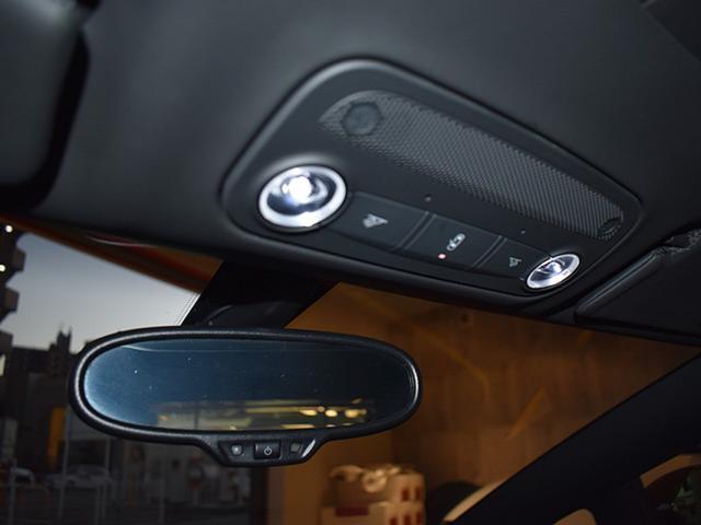 アヴェンタドール Ｓ　４ＷＤ・純正ＯＰ・エクステリアアッパーカーボンＰＫＧ・エクステリアロワーカーボンＰＫＧ・インテリアカーボンＰＫＧ・ブランディングＰＫＧ・スタイルＰＫＧ・トラベルＰＫＧ・電動シートカーボンＰＫＧ（27枚目）