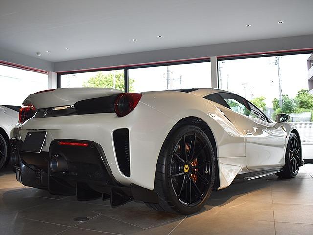 ４８８ピスタ ベースグレード　Ｆ１　ＤＣＴ　ディーラー車両・ツートンレーシングストライプ・フロントサスペンションリフト・ビアンコイタリア・走行２９００ＫＭ・フロント廻りプロテクションフィルム（5枚目）