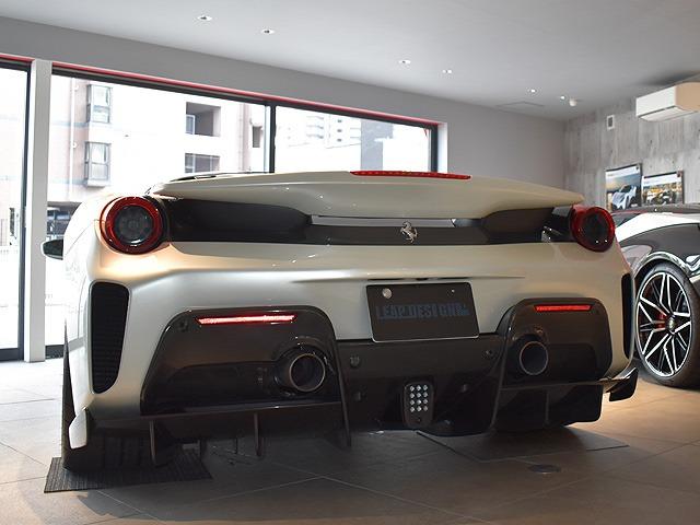 ４８８ピスタ ベースグレード　Ｆ１　ＤＣＴ　ディーラー車両・ツートンレーシングストライプ・フロントサスペンションリフト・ビアンコイタリア・走行２９００ＫＭ・フロント廻りプロテクションフィルム（7枚目）