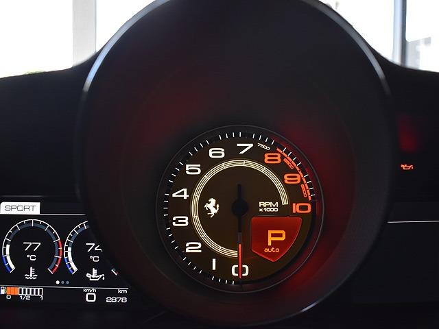 ４８８ピスタ ベースグレード　Ｆ１　ＤＣＴ　ディーラー車両・ツートンレーシングストライプ・フロントサスペンションリフト・ビアンコイタリア・走行２９００ＫＭ・フロント廻りプロテクションフィルム（31枚目）