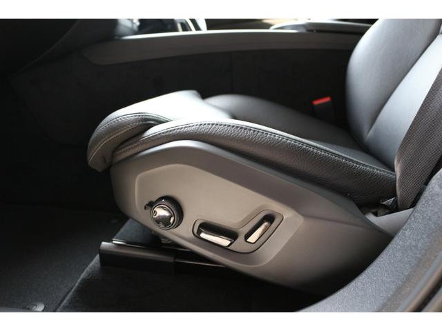 XC60 プラス B5 登録済未使用車 先進安全機能搭載(ASV) Googleナビ 360°カメラ レザーシート FRシートヒーター Appleカープレイ Androidオート ステアリングヒーター スマートキー(10枚目)