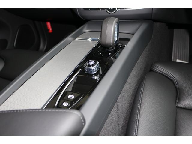 XC60 プラス B5 登録済未使用車 先進安全機能搭載(ASV) Googleナビ 360°カメラ レザーシート FRシートヒーター Appleカープレイ Androidオート ステアリングヒーター スマートキー(22枚目)