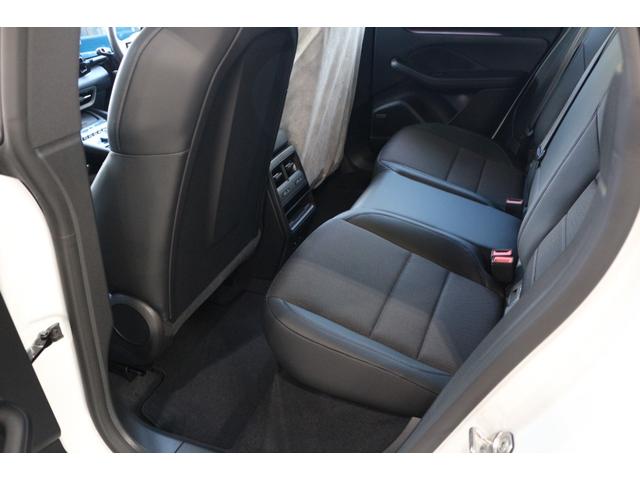 マカンエレクトリック マカン デモカー スポーツ クロノ パッケージ 21インチMacan Design ホイール パノラマ ルーフ システム BOSEサラウンドサウンドシステム プライバシー ガラス パワー ステアリング プラス(15枚目)