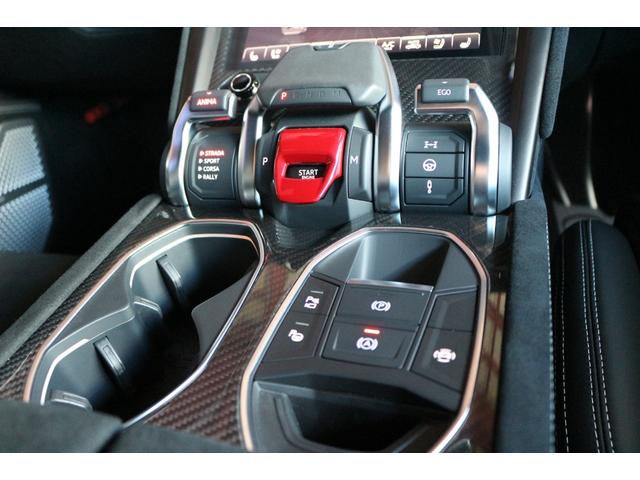 ウルス ペルフォルマンテ フルエクステリアカーボンPKG カーボンファイバーボンネット カーボンファイバールーフ 23インチpelopeシャイニーブラックホイール 3DBang&Olufsen カーボンファイバーキックプレート(37枚目)