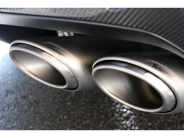 ウルス ペルフォルマンテ フルエクステリアカーボンPKG カーボンファイバーボンネット カーボンファイバールーフ 23インチpelopeシャイニーブラックホイール 3DBang&Olufsen カーボンファイバーキックプレート(61枚目)