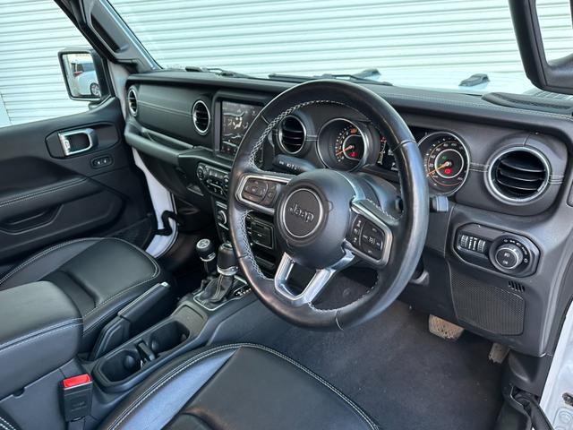 ジープ・ラングラーアンリミテッド サハラ　ワンオーナー　Ａｐｐｌｅ　ＣａｒＰｌａｙ　レザーシート・ヒーター　アダプティブクルーズコントロール　純正ナビ　ＴＶ地デジ　Ｂｌｕｅｔｏｏｔｈ　ハンドルヒーター　Ｂカメラ　ＥＴＣ　ＬＥＤ　認定中古車保証（56枚目）