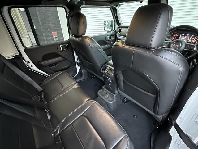 ジープ・ラングラーアンリミテッド サハラ　ワンオーナー　Ａｐｐｌｅ　ＣａｒＰｌａｙ　レザーシート・ヒーター　アダプティブクルーズコントロール　純正ナビ　ＴＶ地デジ　Ｂｌｕｅｔｏｏｔｈ　ハンドルヒーター　Ｂカメラ　ＥＴＣ　ＬＥＤ　認定中古車保証（69枚目）