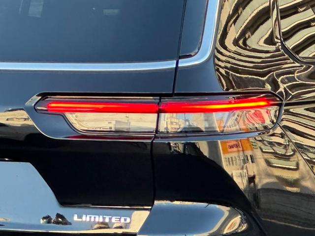 ジープ・グランドチェロキーL リミテッド 1オ-ナー 360カメラ 3列シ-ト CarPlay Bluetooth 純正ナビゲーション フルセグ 革シート シートヒータ&クーラー 前面衝突警報 ACC 電動リアゲート ETC 認定中古車保証付(60枚目)
