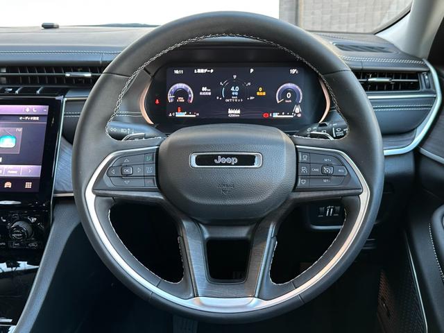 ジープ・グランドチェロキーL リミテッド 1オ-ナー 360カメラ 3列シ-ト CarPlay Bluetooth 純正ナビゲーション フルセグ 革シート シートヒータ&クーラー 前面衝突警報 ACC 電動リアゲート ETC 認定中古車保証付(63枚目)