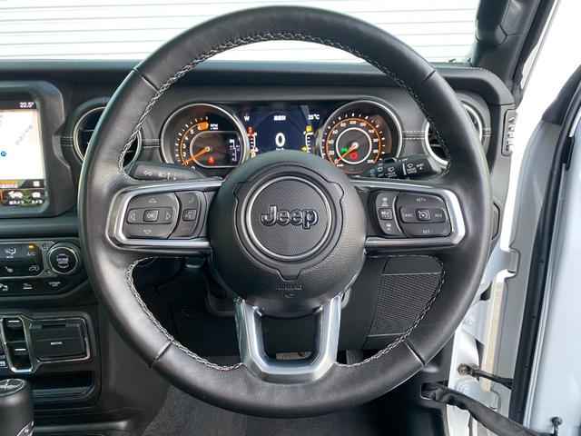 ジープ・ラングラーアンリミテッド サハラ 革シ-ト Bluetooth AppleCarPlay LEDヘッドライト フルセグ ACC 全面衝突警報 バックカメラ サイドカメラ フロントカメラ ブラインドスポットモニタ-  認定中古車保証付き(25枚目)