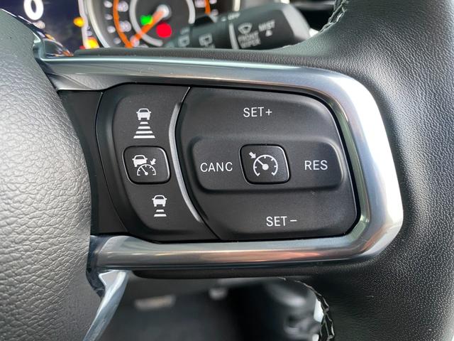 ジープ・ラングラーアンリミテッド サハラ 革シ-ト Bluetooth AppleCarPlay LEDヘッドライト フルセグ ACC 全面衝突警報 バックカメラ サイドカメラ フロントカメラ ブラインドスポットモニタ-  認定中古車保証付き(27枚目)