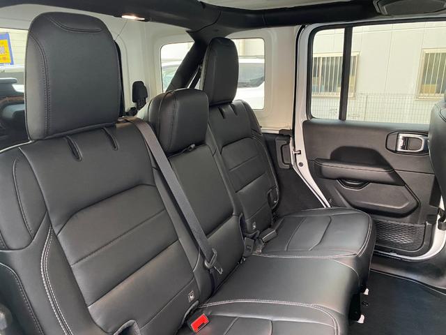 ジープ・ラングラーアンリミテッド サハラ 革シ-ト Bluetooth AppleCarPlay LEDヘッドライト フルセグ ACC 全面衝突警報 バックカメラ サイドカメラ フロントカメラ ブラインドスポットモニタ-  認定中古車保証付き(41枚目)