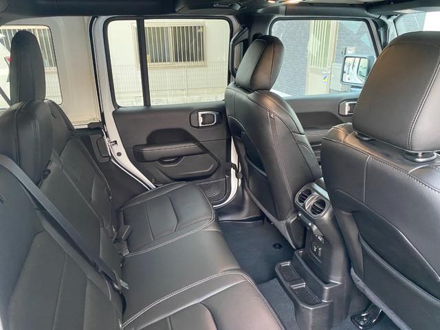 ジープ・ラングラーアンリミテッド サハラ 革シ-ト Bluetooth AppleCarPlay LEDヘッドライト フルセグ ACC 全面衝突警報 バックカメラ サイドカメラ フロントカメラ ブラインドスポットモニタ-  認定中古車保証付き(42枚目)